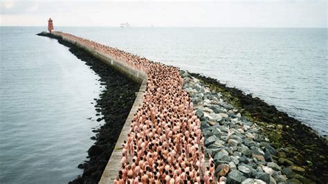 nide pic|The Naked World of Spencer Tunick